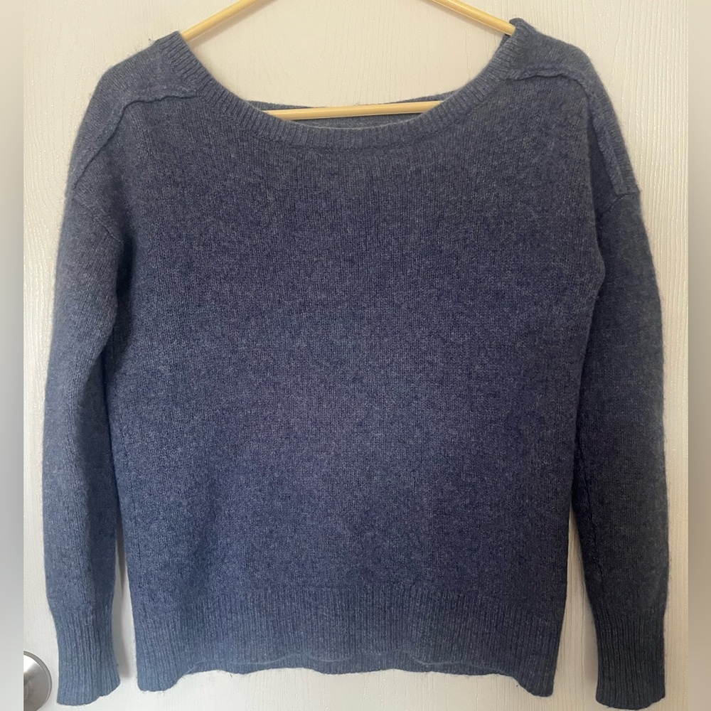 360 Cashmere Womens Blue Cashmere Open Back Size Small (flaw)